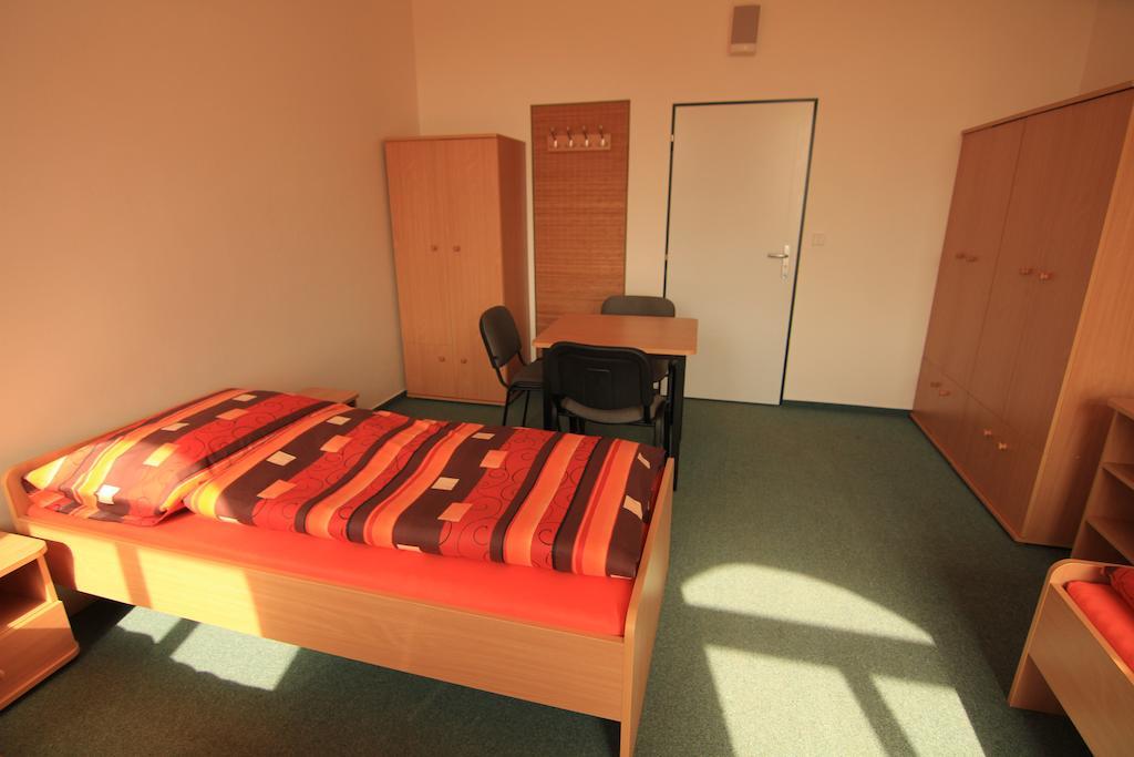 Ubytovani Rico Vrchlabí Zimmer foto